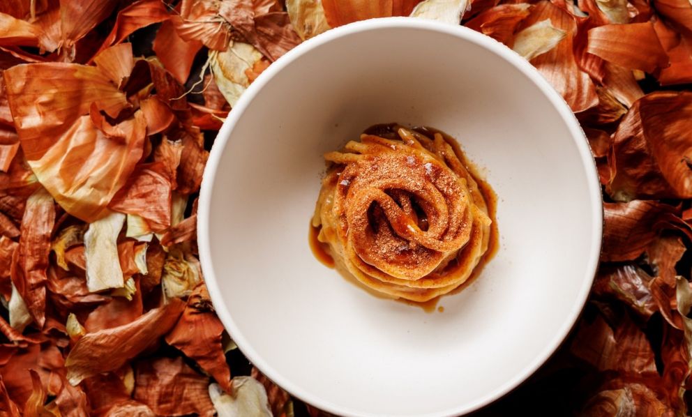 Cucinare la Capitale: lo spaghetto Antico Romano con garum di cipolla (e l'elogio del vegetale)