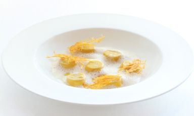 Ravioli di zucca, salsa al tè affumicato e colatu