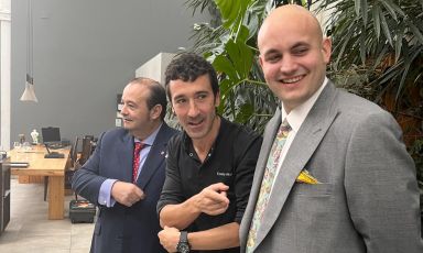 José Gomez, Eneko Atxa and José Gomez junior, co-authors of the eighth edition of Joselito Lab, on Thursday 17 November at restaurant Azurmendi in Larrabetzu, in the Basque Country, 3 Michelin stars
