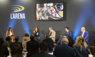 Da sinistra, durante il talk: la moderatrice Rober