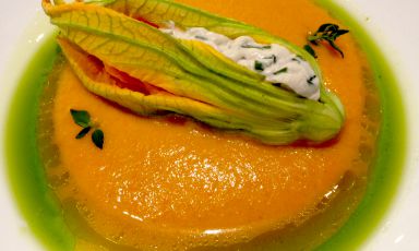 Una creazione vegana di Daniela Cicioni nella sera