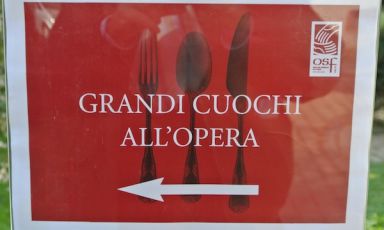 Grandi Cuochi all'Opera, all'opera per l'Opera San Francesco per i Poveri di viale Piave a Milano, telefono +39.02.77122400. Domenica 21 ottobre, 13 grande figure della ristorazione italiana hanno confezionato un pranzo per 180 persone, offerta minima 100 euro, per raccogliere fondi a favore di frati che ogni giorno feriale offrono un pasto caldo a 2800 bisognosi, 1600 coperti a pranzo e 1200 a cena