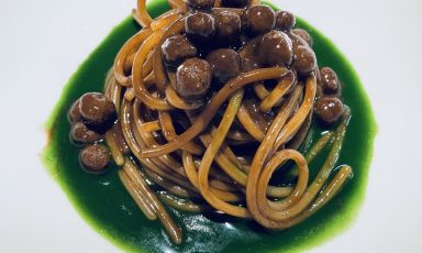 Omega 3, sapidi e intensi Spaghetti con aglio nero