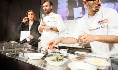 Carlo Cracco con Eleonora Cozzella e il sous Luca Sacchi ha aperto al giornata di Identità di Pasta
