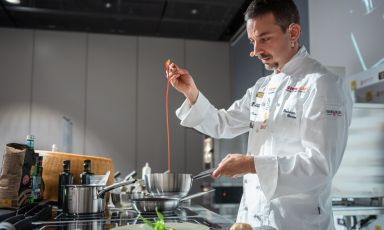 Gianluca Gorini impegnato nella realizzazione di u