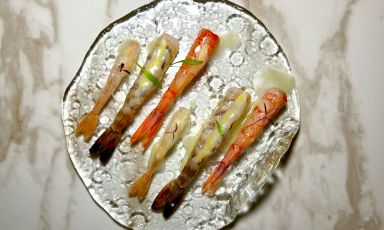 Gambero rosso, gambero viola e mazzancolla tra i crudi del nuovo ristorante Onde di Palazzo Del Nero, al Four Seasons di Firenze
