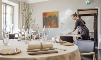 La sala del ristorante Olo di Helsinki, Finlandia,