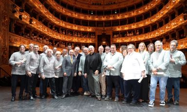 I 23 nuovi Maestri d'Arte e Mestiere, premiati nella mattinata di ieri al Teatro Regio di Parma. L'evento è stato realizzato da Alma, la scuola internazionale di cucina italiana in collaborazione con la Fondazione Cologni Mestieri d'Arte
