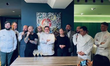 Foto ricordo degli chef coinvolti nella seconda ed