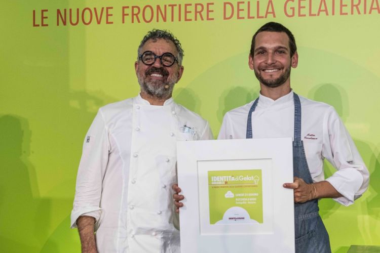 Mauro Uliassi con il pastry chef Mattia Casabianca