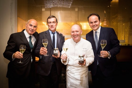 Artefici e sviluppatori di Ulidea. Da sinistra, Massimo Fia, direttore AgriRiva, Roberto Planchestainer presidente AgriRiva, lo chef Alfio Ghezzi e Matteo Lunelli di Cantine Ferrari