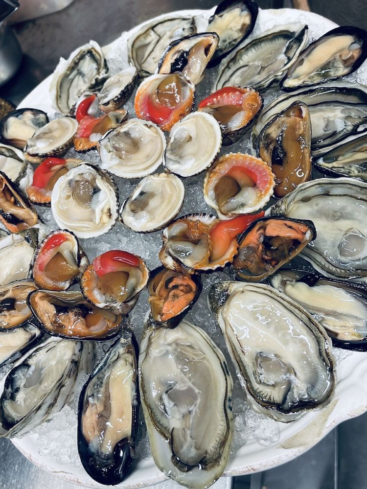 Il Gran piatto di frutti di mare, bandiera della città di Bari, nella versione del Biancofiore