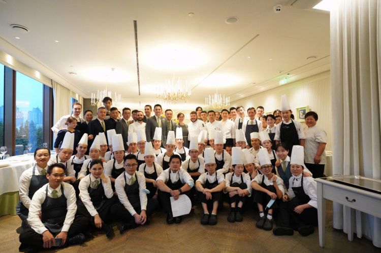 Lo staff del Da Vittorio Shanghai