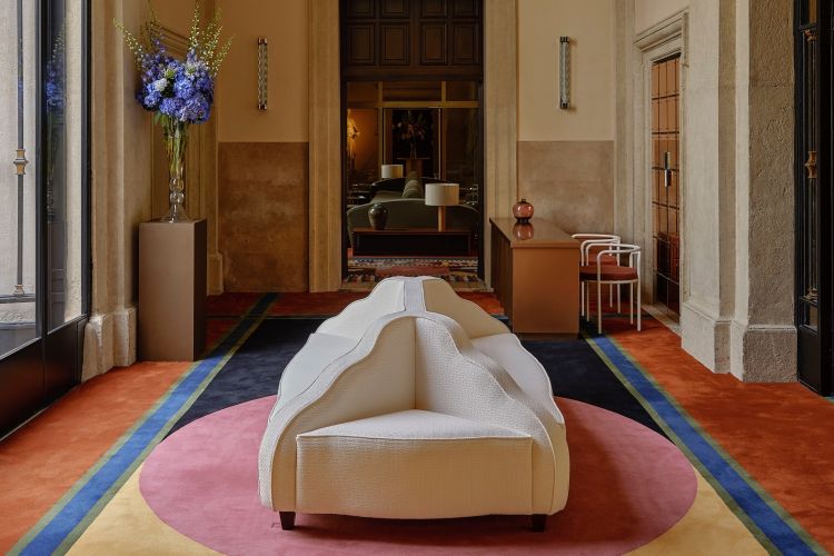 L'entrata e la reception di Palazzo Talìa, nuovo cinque stelle di Roma