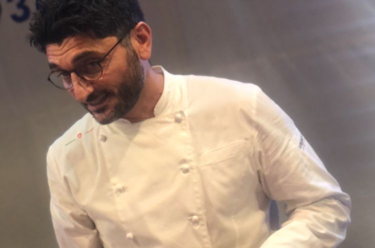 Lo chef Andrea Aprea dell'omonimo ristorante presso la Fondazione Luigi Rovati a Milano