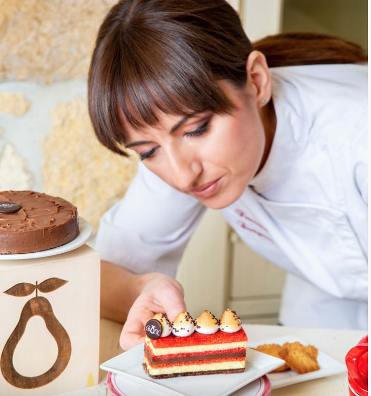Francesca Castignani of Pasticceria Belle Hélène in Tarquinia (Viterbo). Photo from the website pasticceriabellehelene.it
