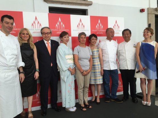 Foto di gruppo al termine dell'summit sull'umami a