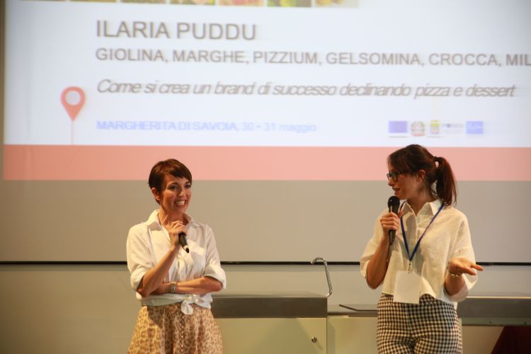Ilaria Puddu e Marialuisa Iannuzzi che ha moderato l'incontro
