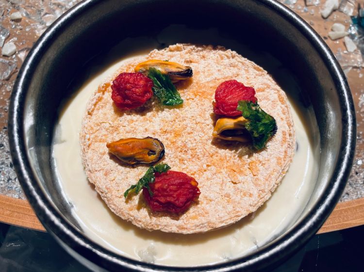 Riso, patate e cozze, la Tiella interpretata dallo chef Roberto Pisciotta