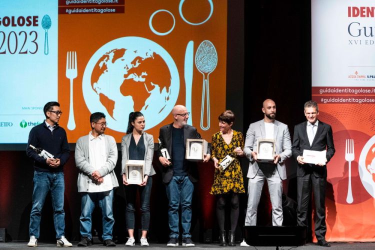 Among the 22 prizes awarded, a significant novelty this year was the recognition of the best Chef's Table, conceived in collaboration with main sponsor Ceretto. Three award-winners: Imàgo of the Hassler Imàgo Hotel, Rome (Best pairing Food & Wine), Authentica - Pepe in Grani, Caiazzo - Caserta (Avant-garde), Iyo Omakase, Milan (Most intimate and engaging experience). The protagonists on stage, together with Roberta Ceretto who presented the award