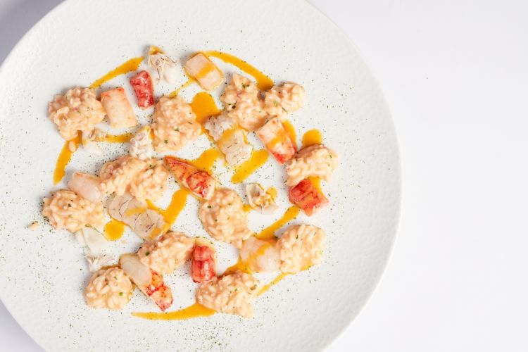 Risotto with seafood and champagne