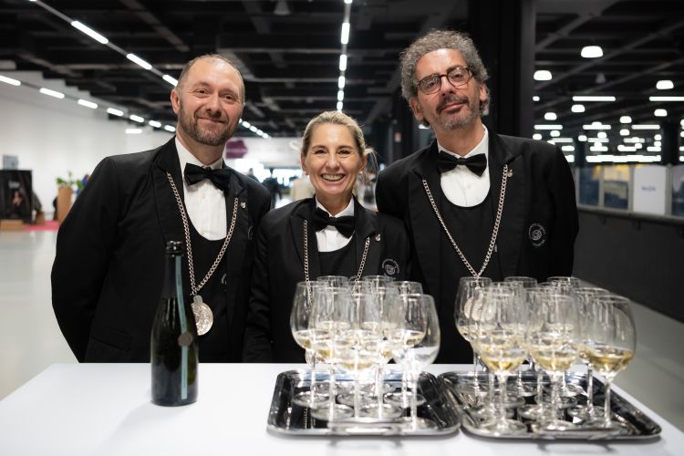 I sommelier dell'Ais: Alessandro Marcolini, Laura Castellani e Lino Cicatiello