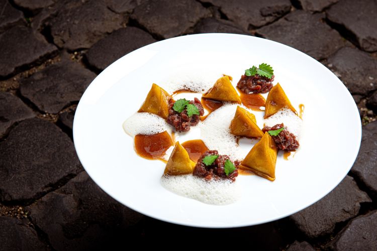 Tortelli di lattica, cervo e porro